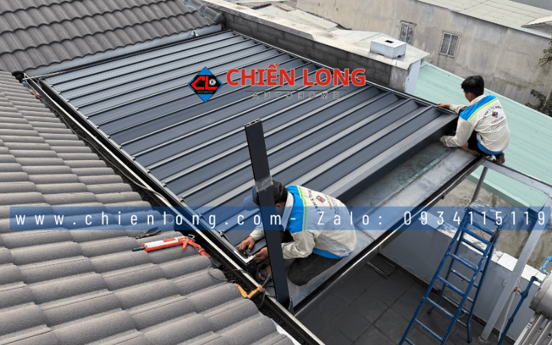 Kiểm tra hệ mái nhôm Ziczac trong quá trình lắp đặt
