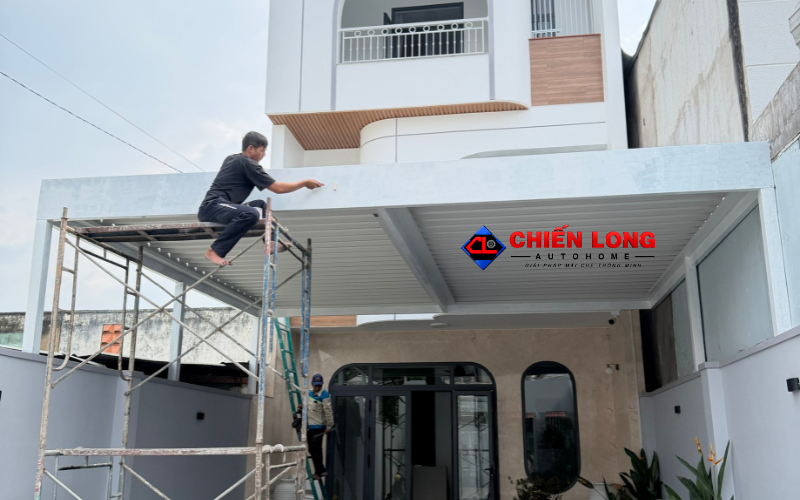 Chi tiết khung, ray và liên kết của hệ mái nhôm Ziczac.
