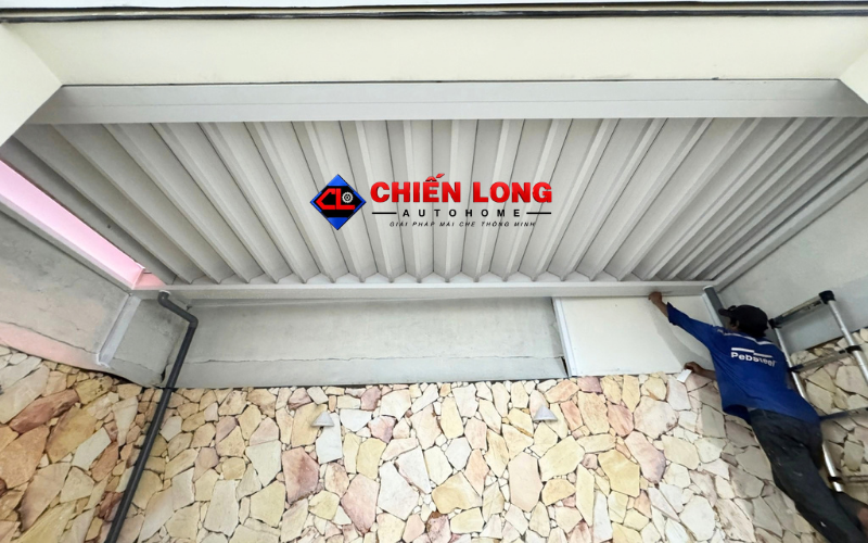 Trạng thái nhôm đóng hoàn toàn chống nước khi mưa 