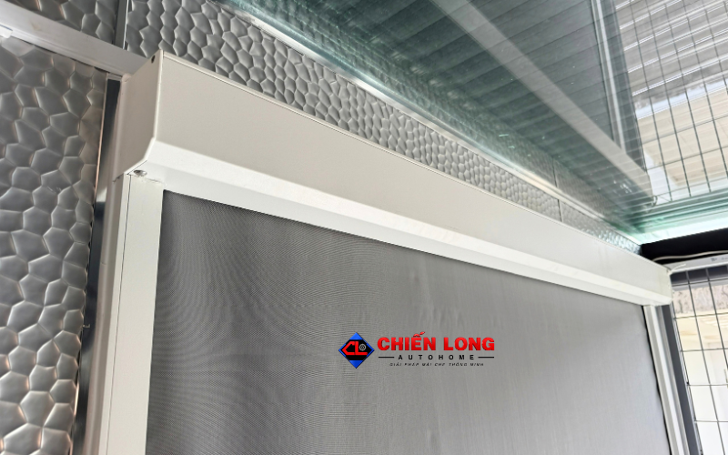 Rèm ZIP tự động che nắng mặt đứng ban công với hộp cuốn phía trên
