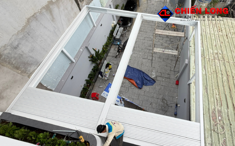 Khung mái nhôm Ziczac màu trắng nhìn từ trên cao