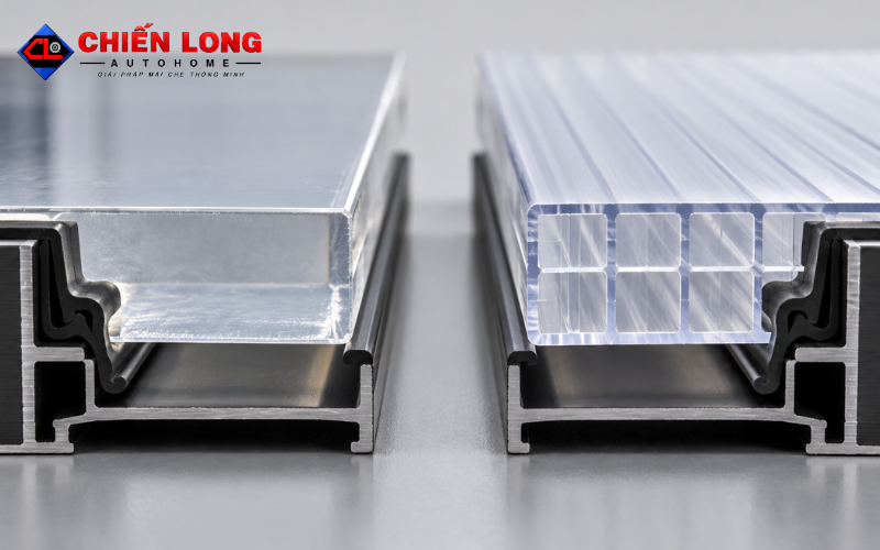 Mái giếng trời polycarbonate dùng tấm đặc và tấm rỗng.
