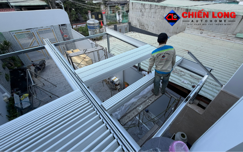 Công trình mái nhôm xếp tự động khung nhôm tại TP.HCM