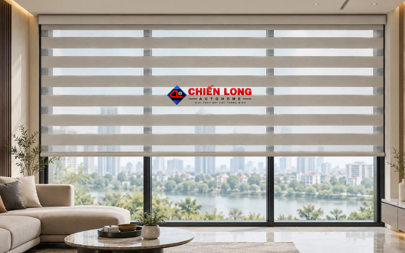 Có thể chia thành 3 khung hoặc 1 khung lớn rèm