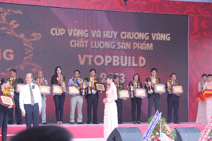 buoi-le-trao-cup-vang-vietbuild-camera-chien-long-5