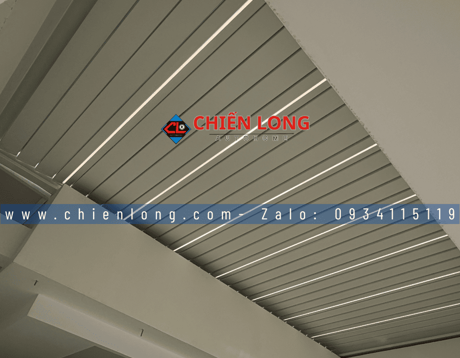 Chi tiết lá nhôm cao cấp của mái nhôm xếp lật tự động cho biệt thự