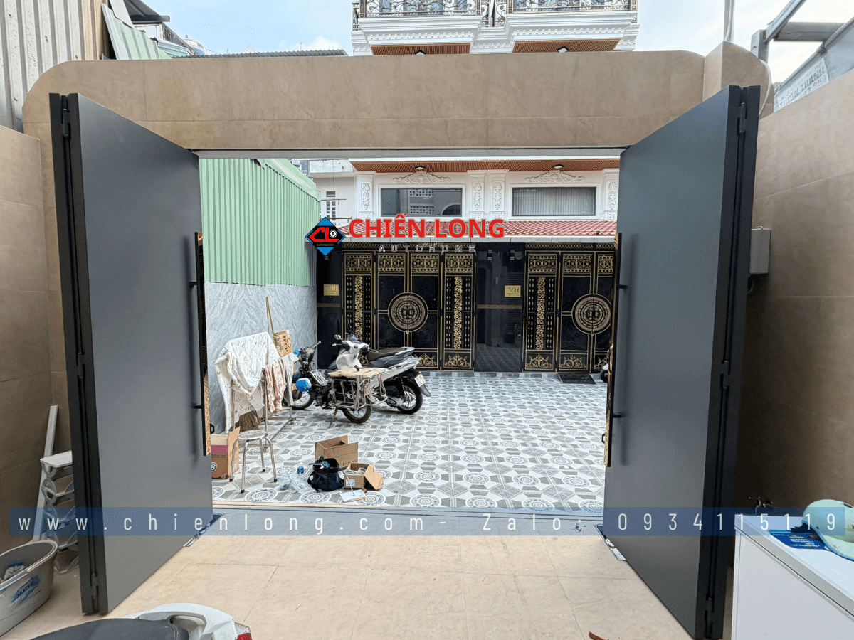 Chi tiết nan đứng cửa tự động xếp 4 cánh sơn tĩnh điện cao cấp