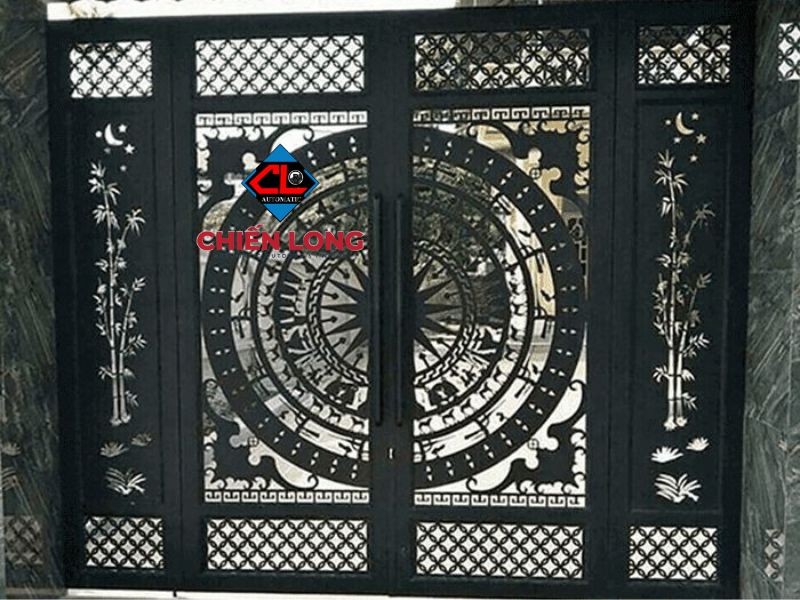  Cổng CNC kính cường lực hiện đại, sáng sủa, tiện nghi cho nhà phố
