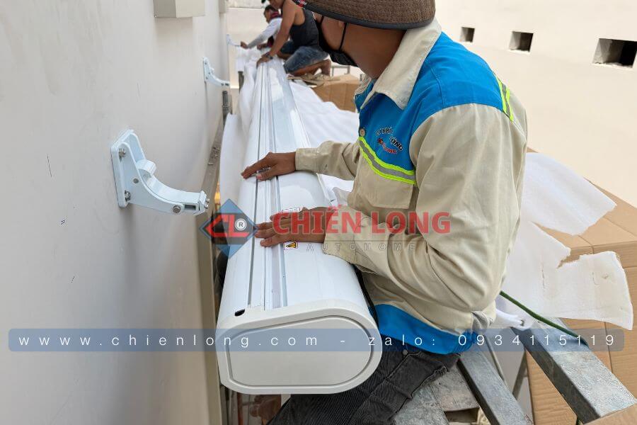 Mái hiên tự động vải màu xám