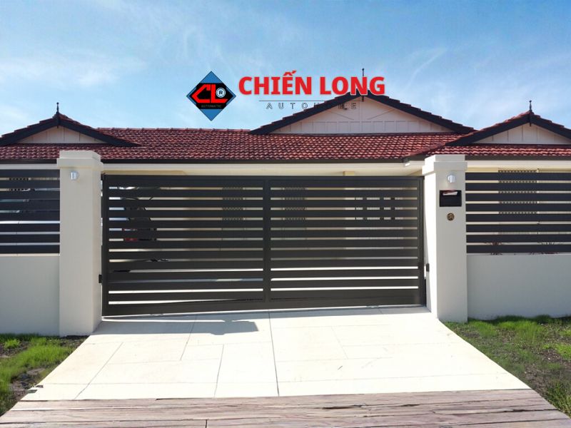 Kết hợp linh hoạt giữa các vật liệu tôn lên mặt tiền ngôi nhà