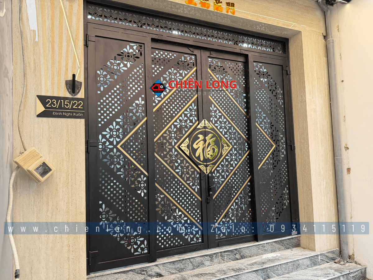 cửa trượt quay chữ Phúc 4 cánh Bình Tân