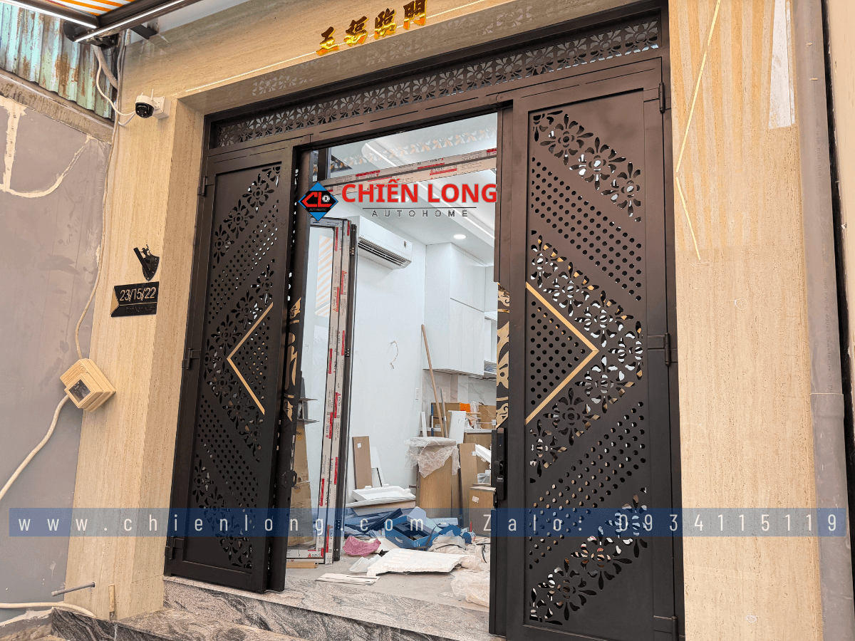 cửa sắt CNC nghệ thuật chữ Phúc đẹp