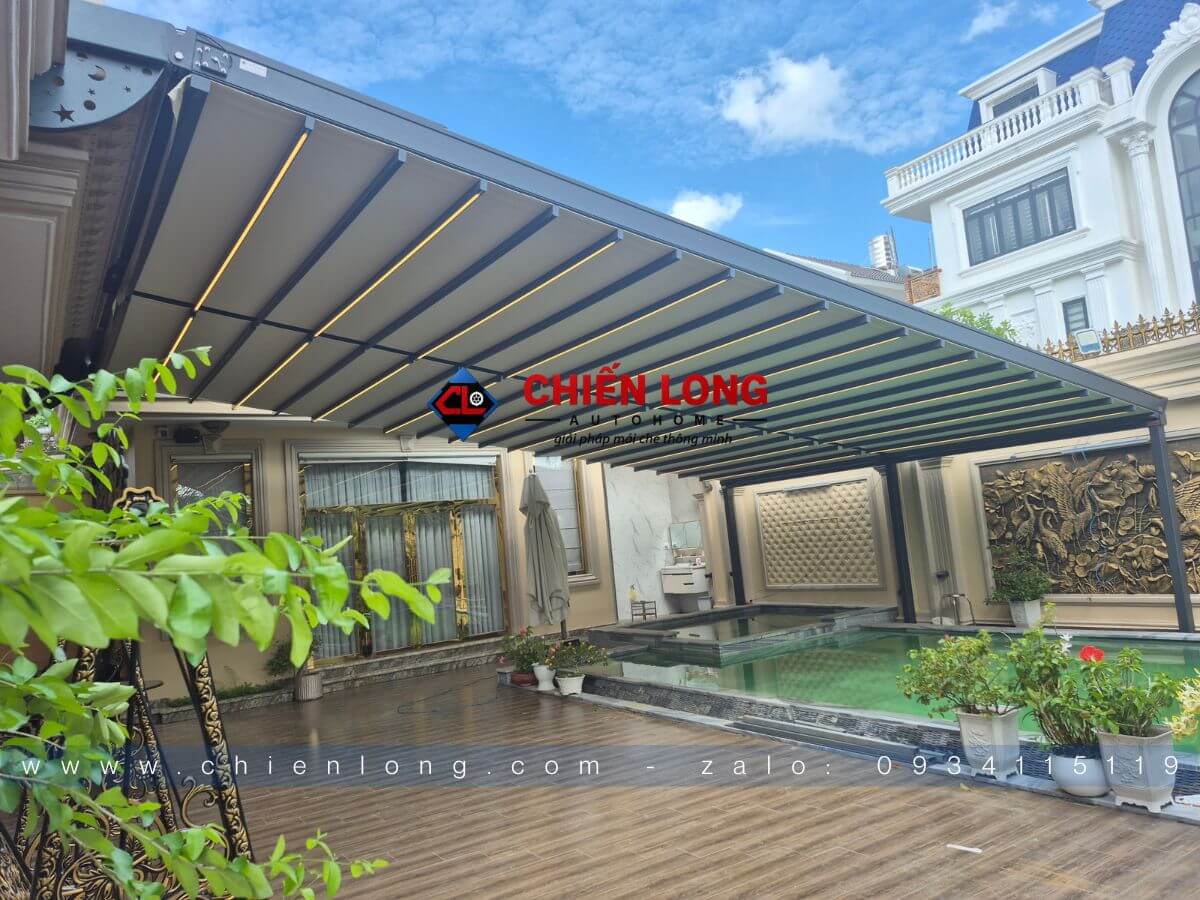 Đèn LED trang trí bên dưới mái xếp khung nhôm tự động