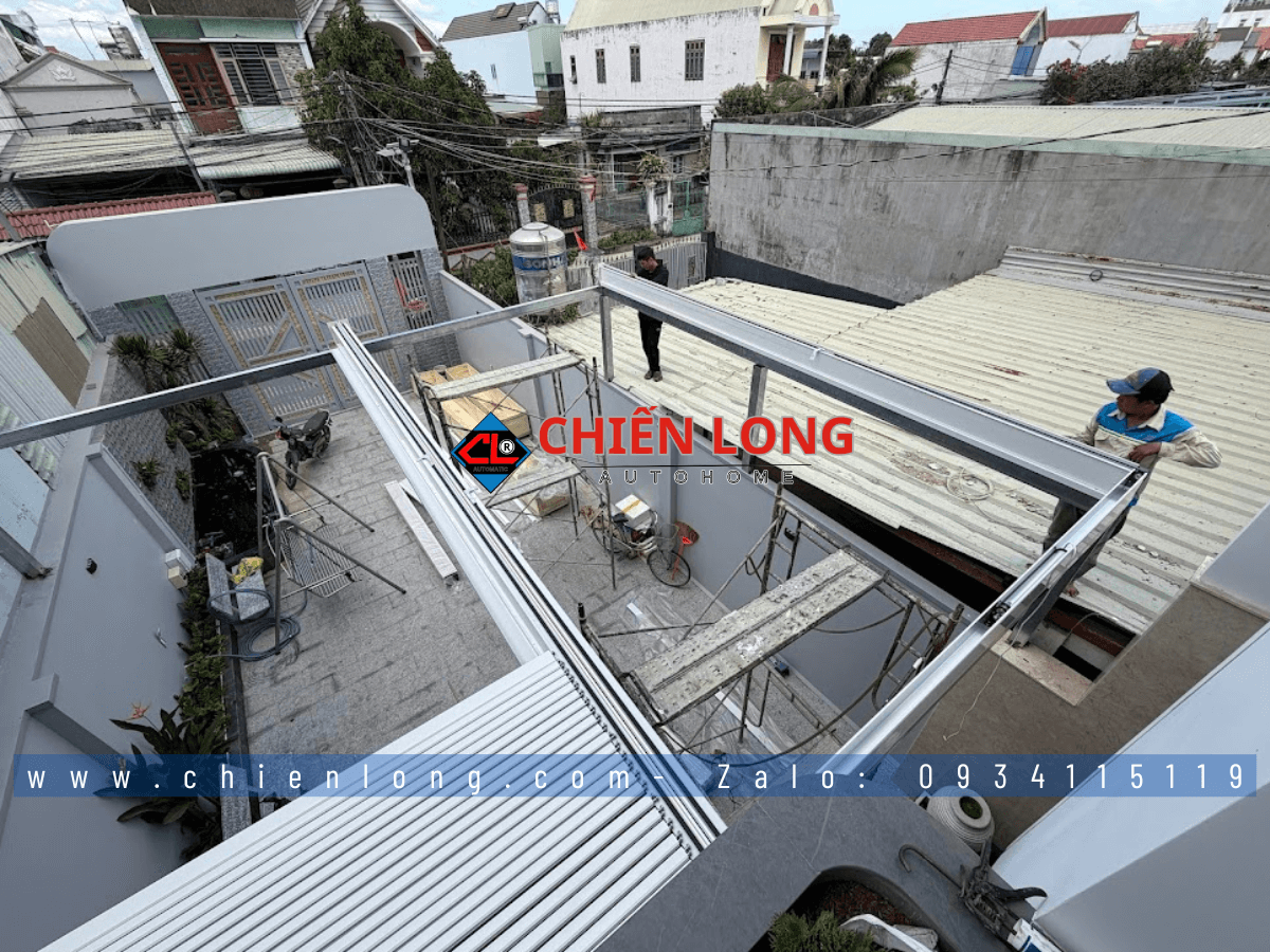 Gia công khung nhôm hợp kim cho mái nhôm xếp trượt Ziczac tự động