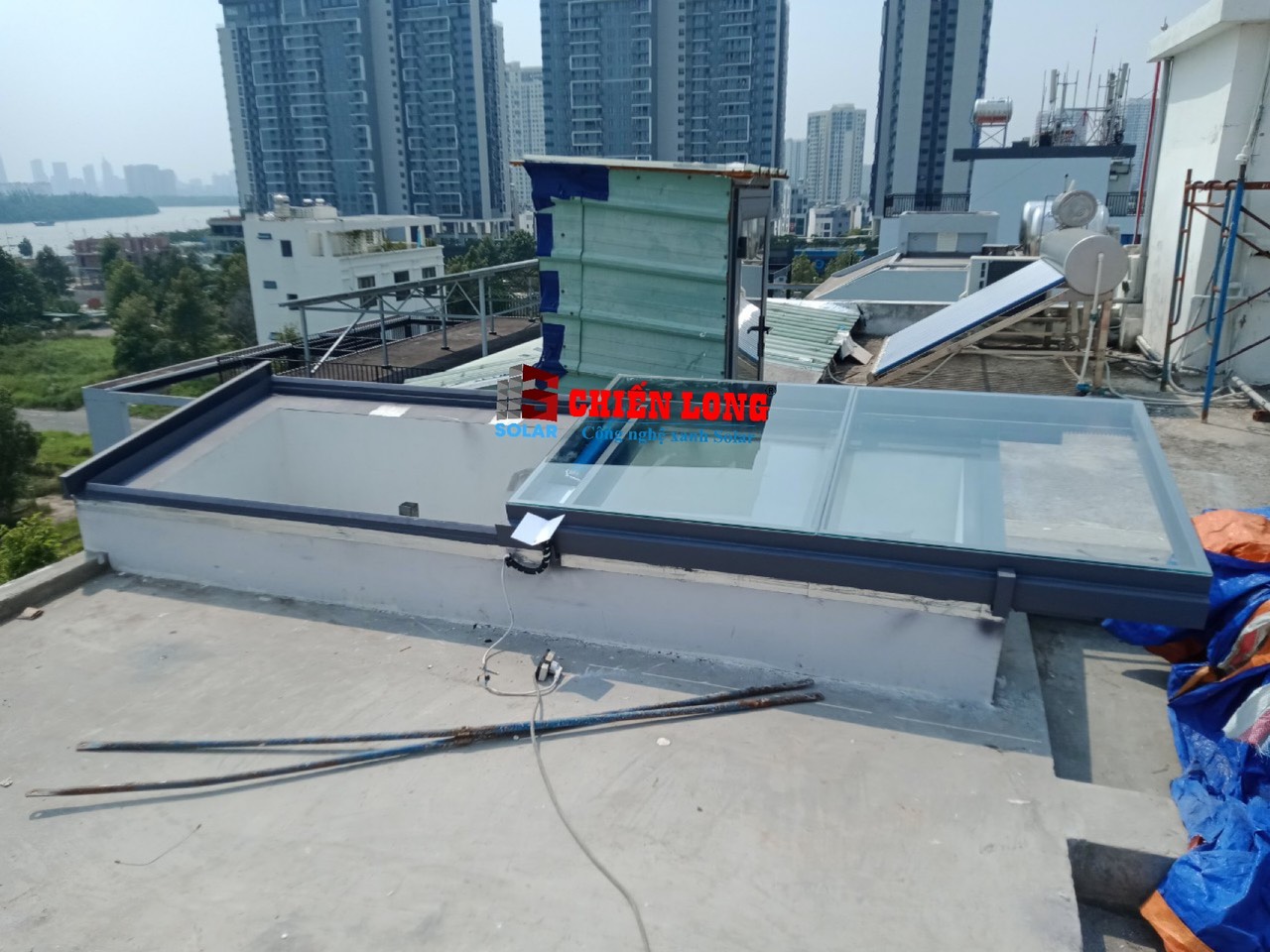 iếng trời thông minh đóng mở bằng điều khiển từ xa