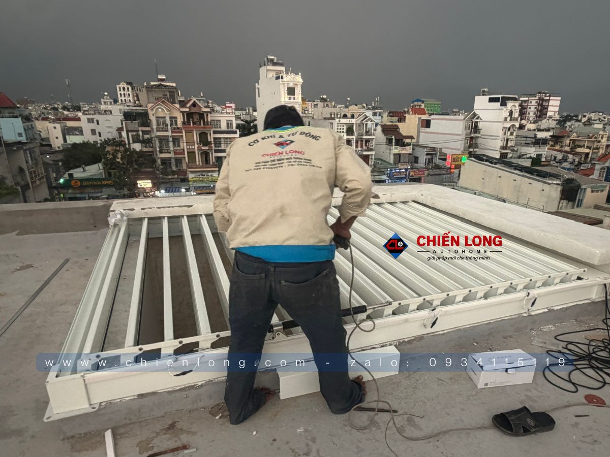 Giếng trời tự động mái nhôm xếp lật Aluminum Pergola cao cấp
