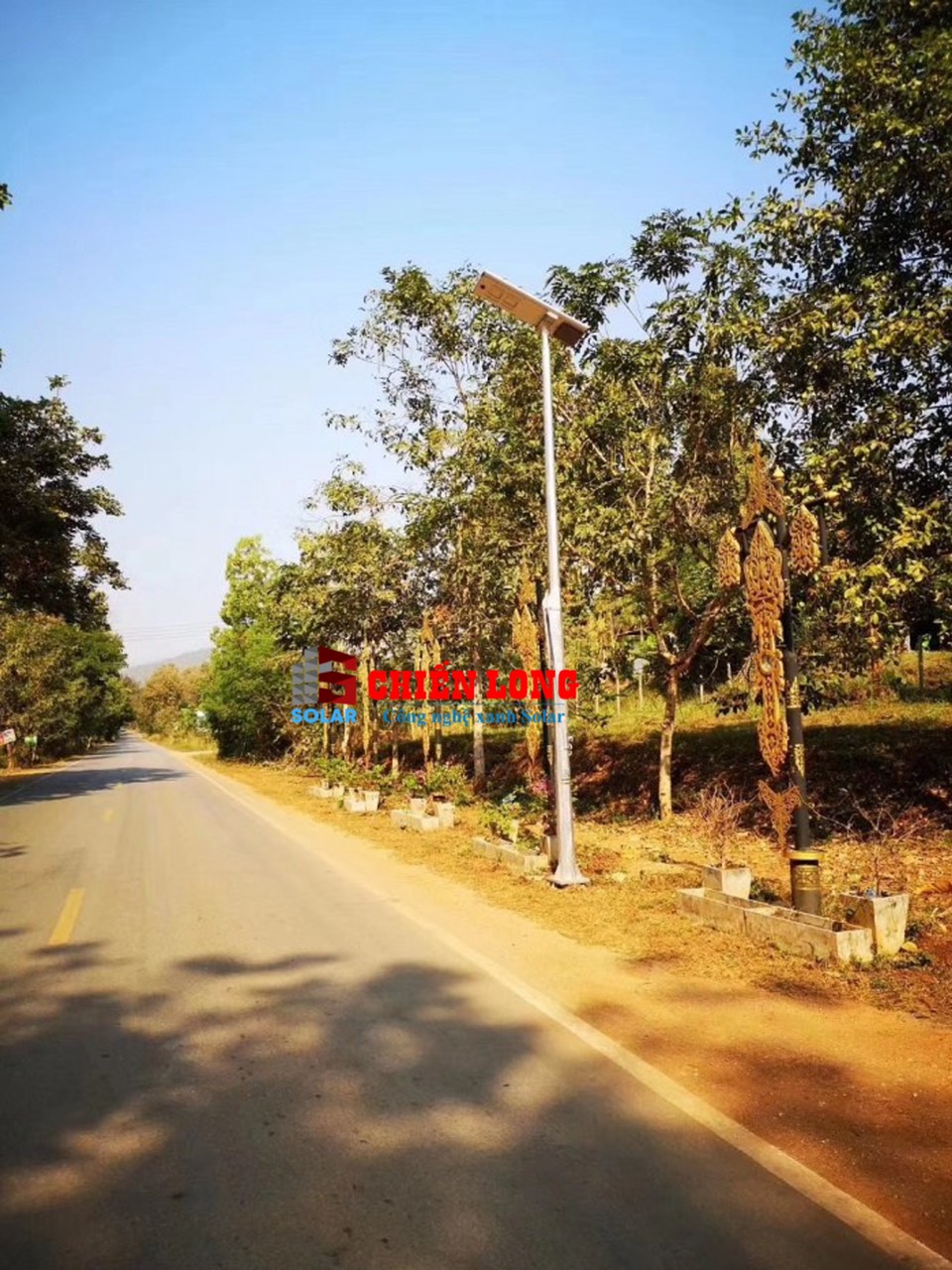 lap-dat-den-nang-luong-duong-pho-nova-40w