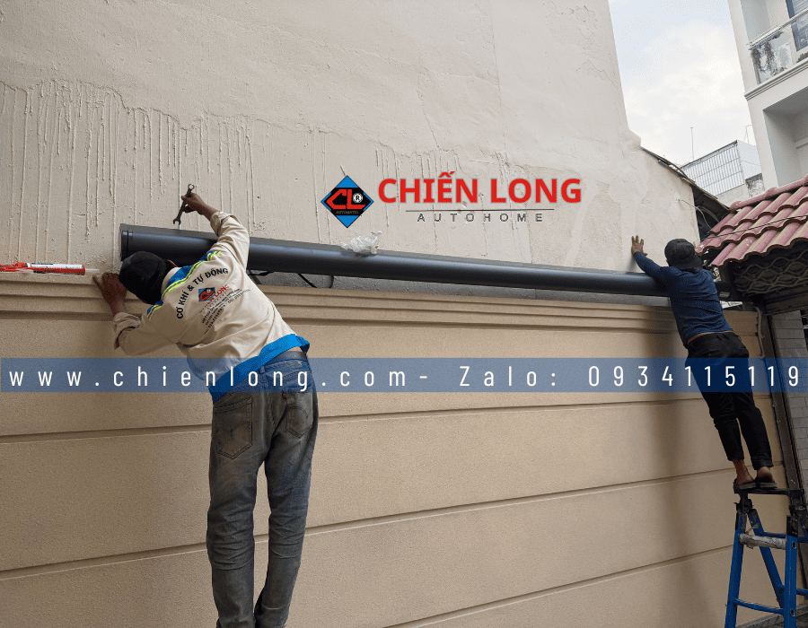 Lắp đặt mái hiên tự động 4m x 3m cho nhà phố hiện đại