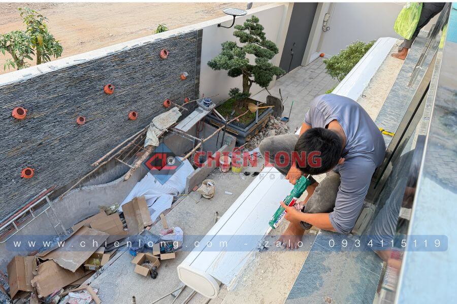 Thi công mái hiên tự động ngoài trời