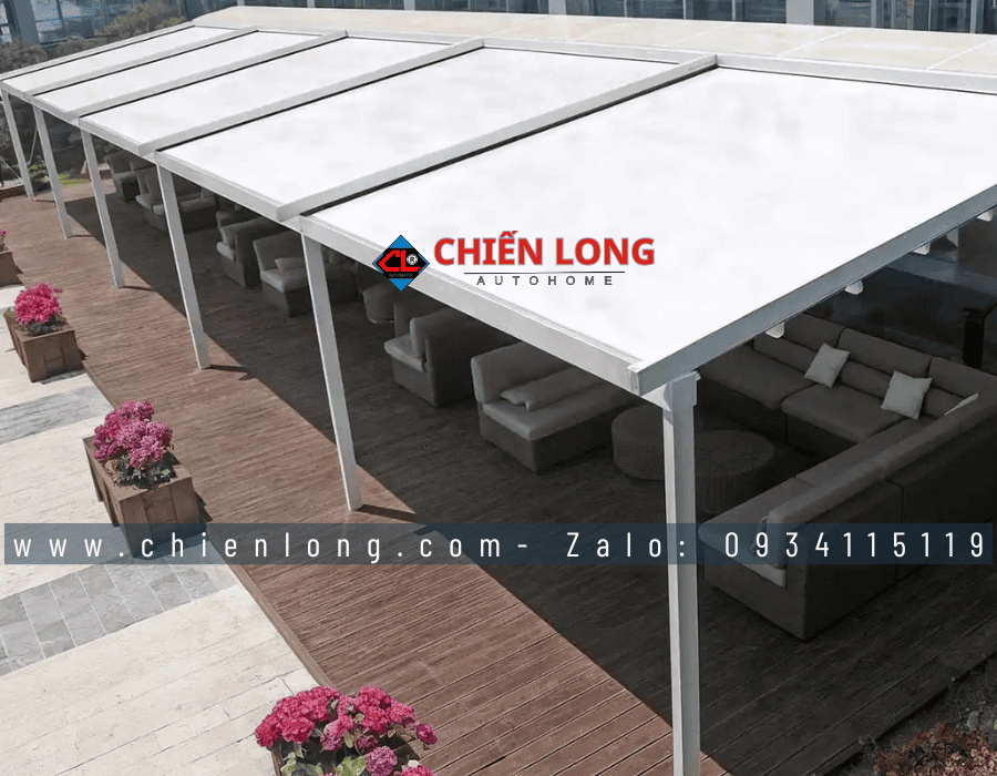 Mái hiên thông minh nhà phố che nắng mưa