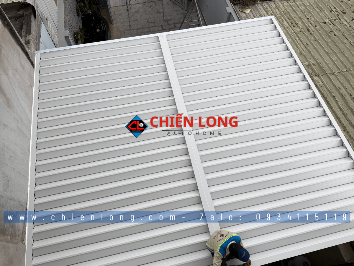 Mái che Ziczac tự động cho quán cafe ngoài trời hiện đại