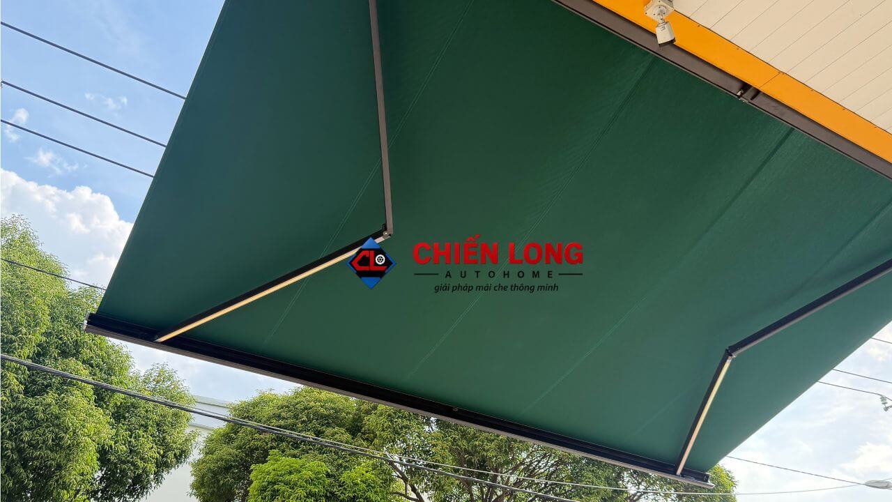 Mái hiên tự động mở rộng che nắng cho khu vực Cây Xăng Metro