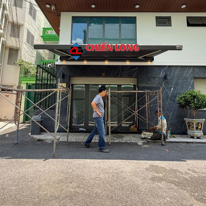 Thiết kế mái hiên thông minh tự cuốn khi có gió lớp bão cấp 6 sở hữu độ bền hiện đại