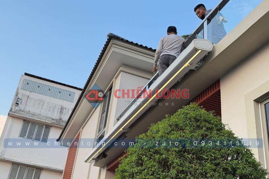 Mái hiên vải màu xám hiện đại