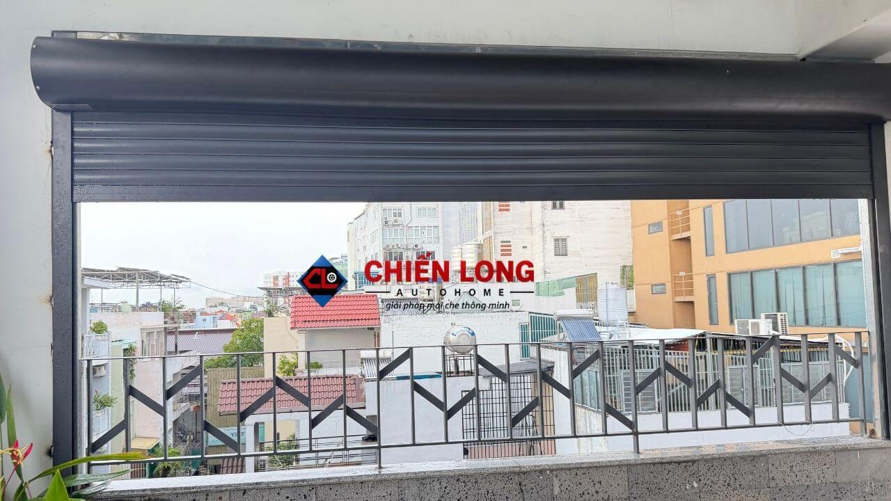 Mái nhôm cuốn tự động kích thước cao 1,6m ngang 3,3m