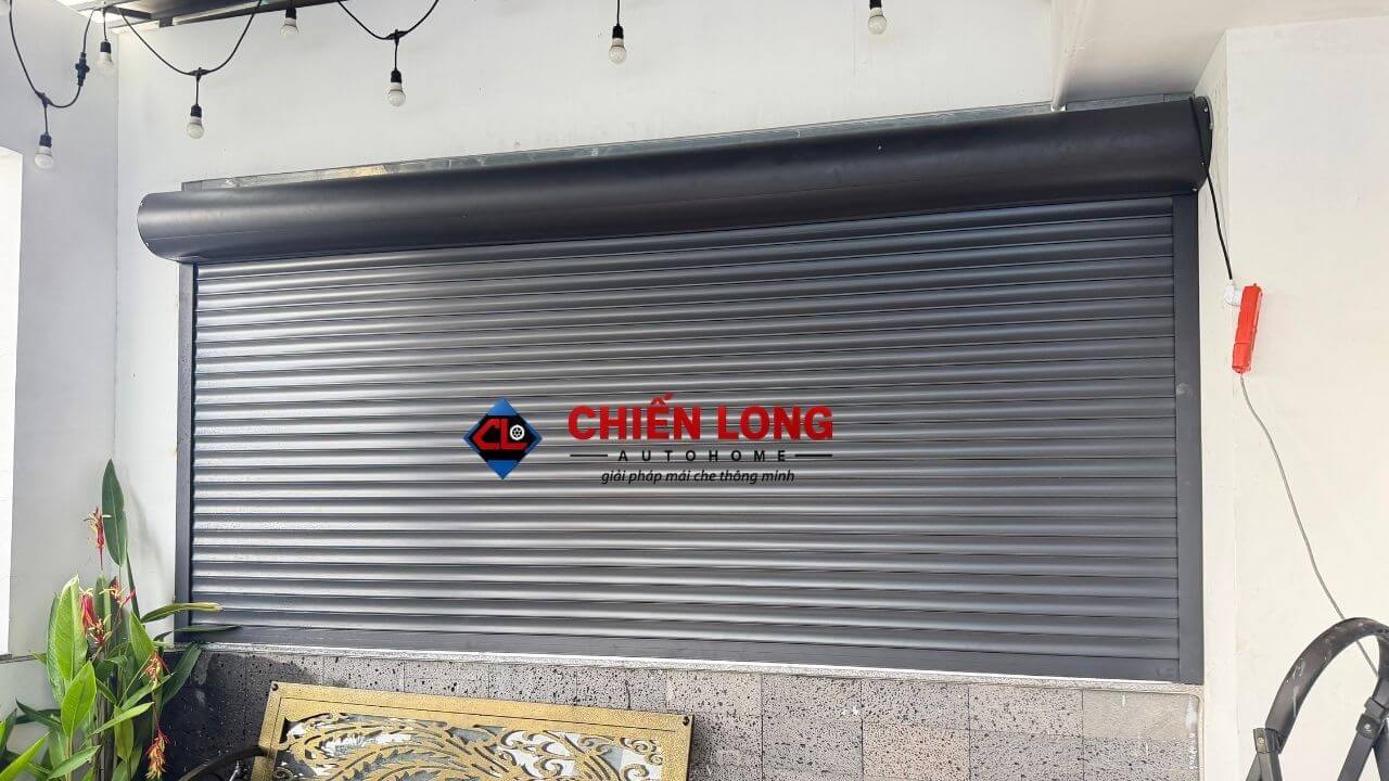 Mái nhôm cuốn che nắng ô văng ban công sân thượng