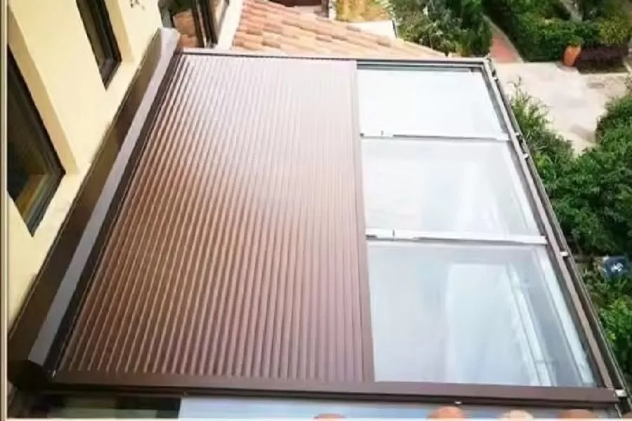 Mái nhôm cuốn tự động