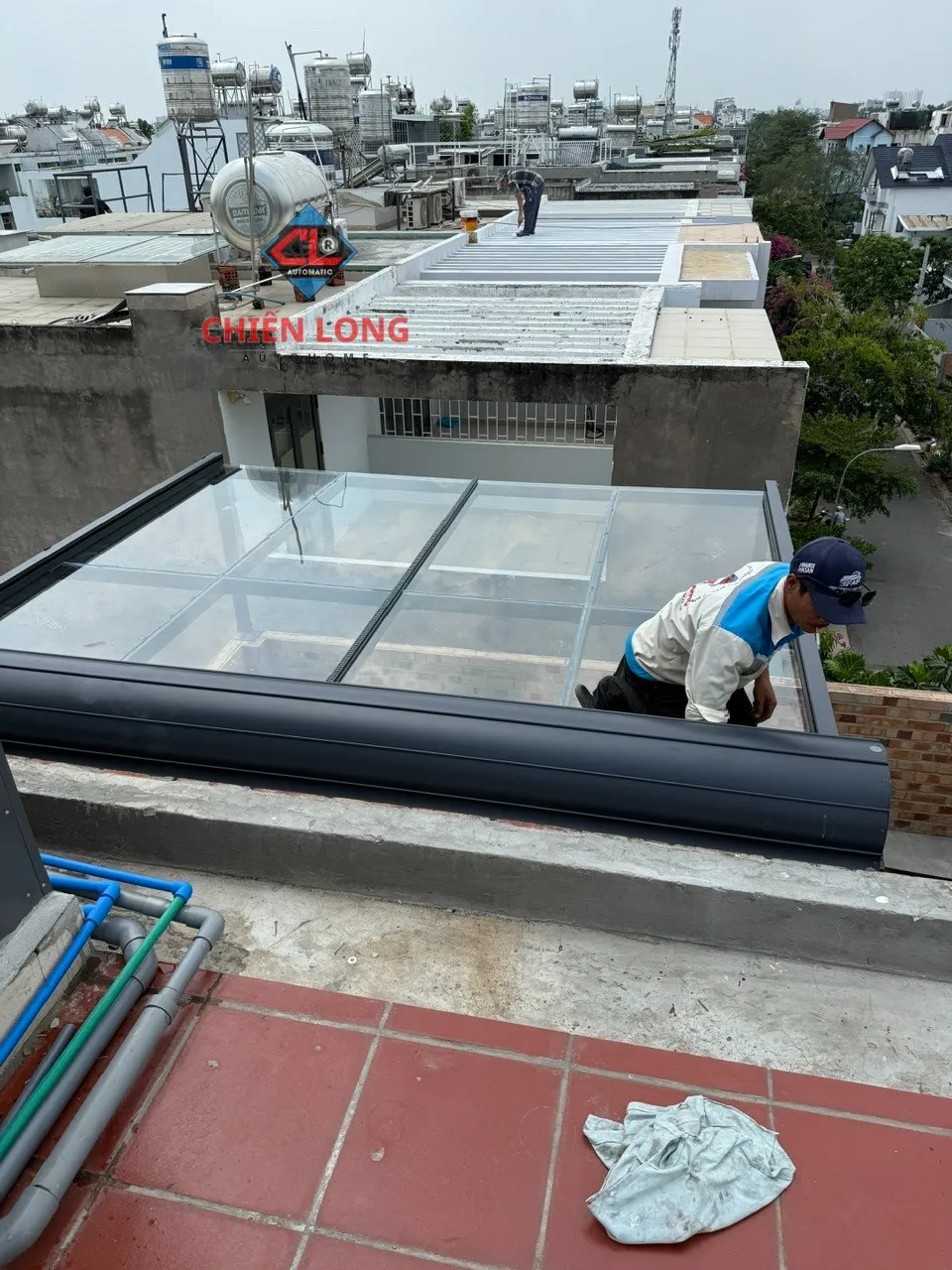 Mái nhôm cuốn tự động