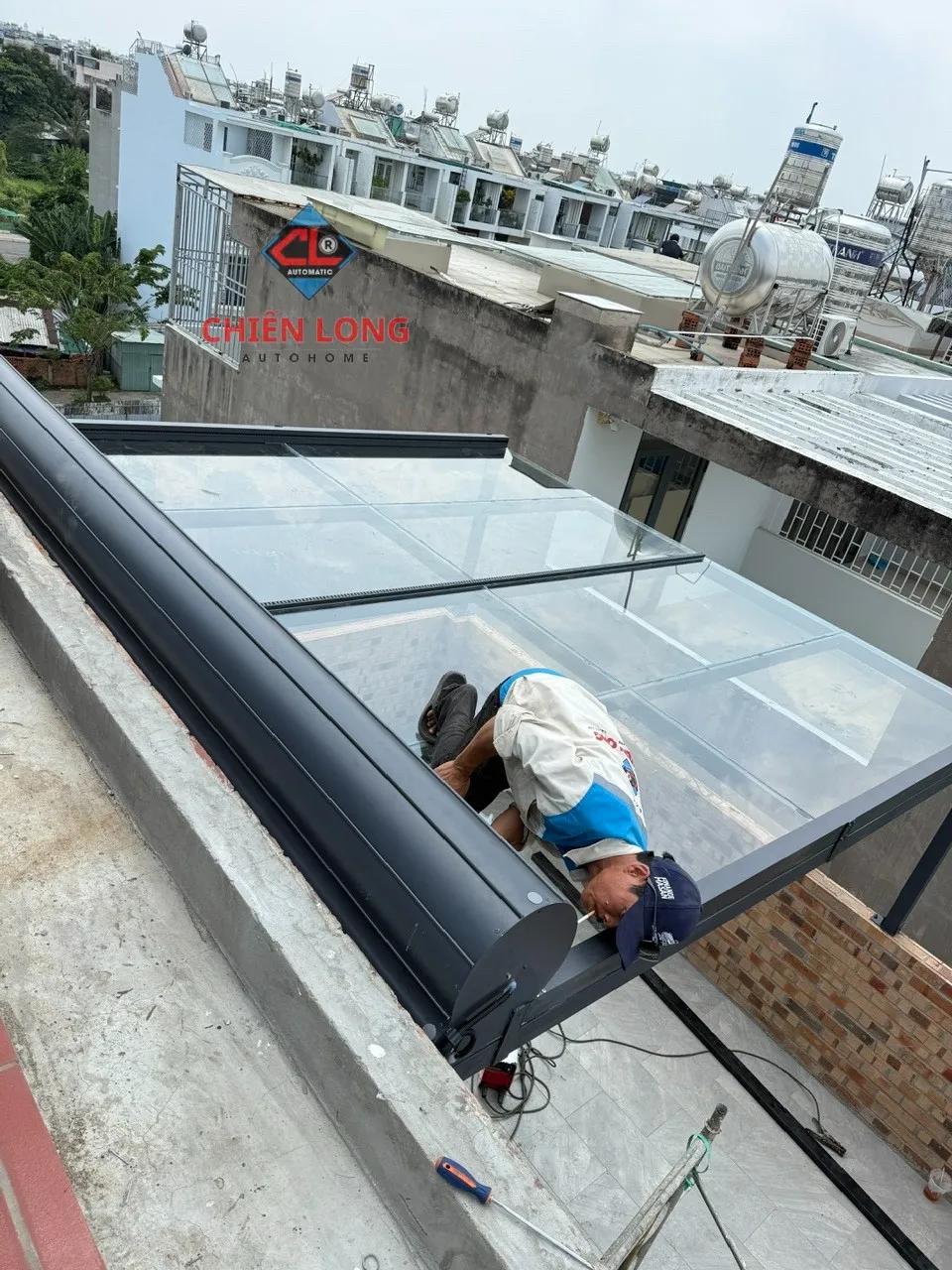 Mái nhôm cuốn tự động