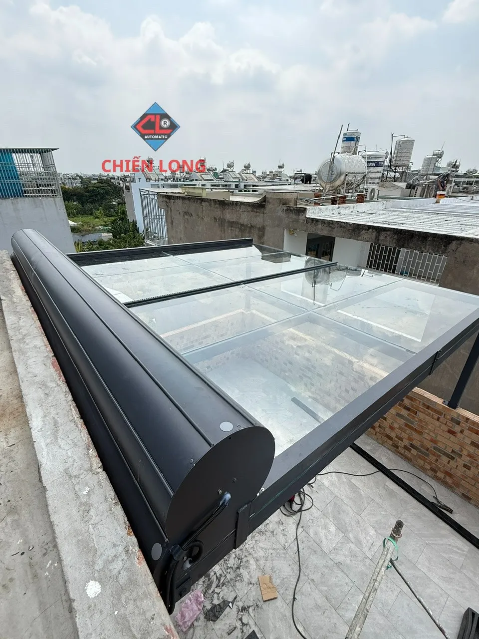 Mái nhôm cuốn tự động
