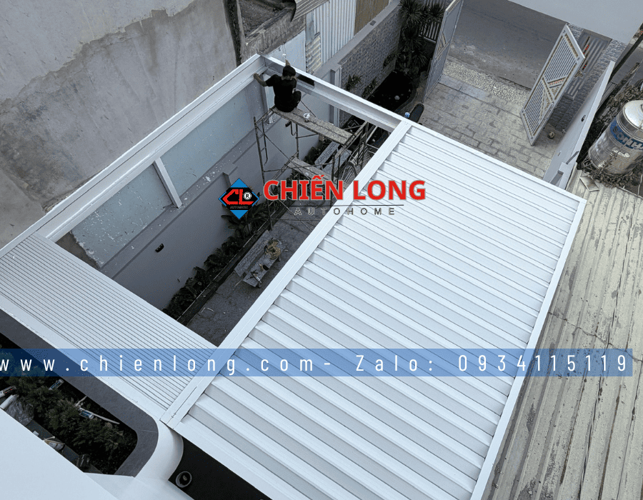 Mái nhôm xếp trượt Ziczac che mái kính giếng trời chống nóng hiệu quả