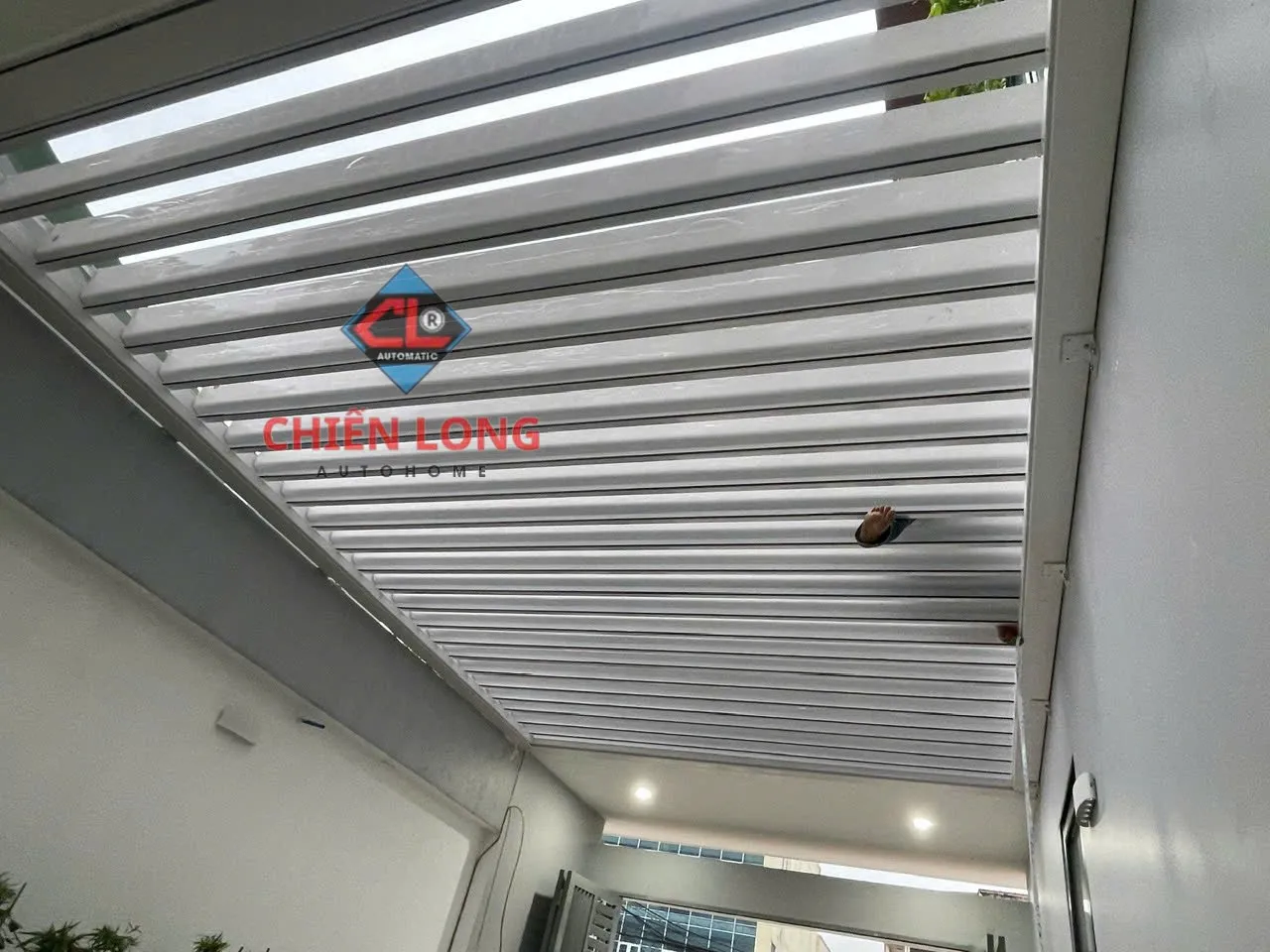Mái nhôm xếp tự động
