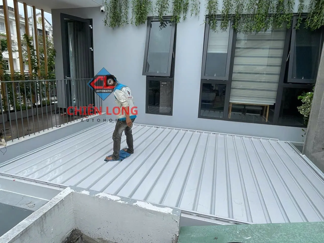 Mái nhôm xếp tự động