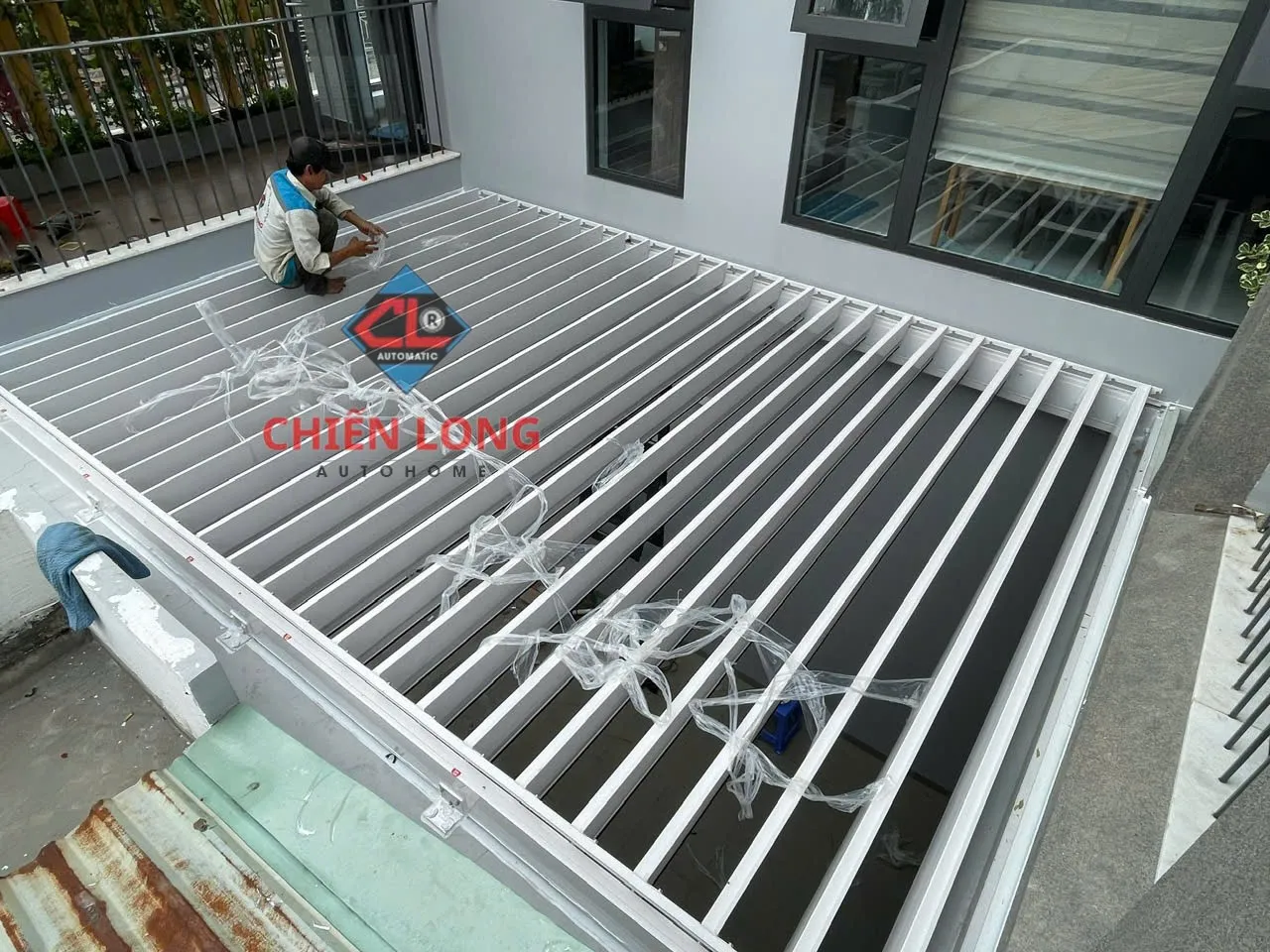 Mái nhôm xếp tự động