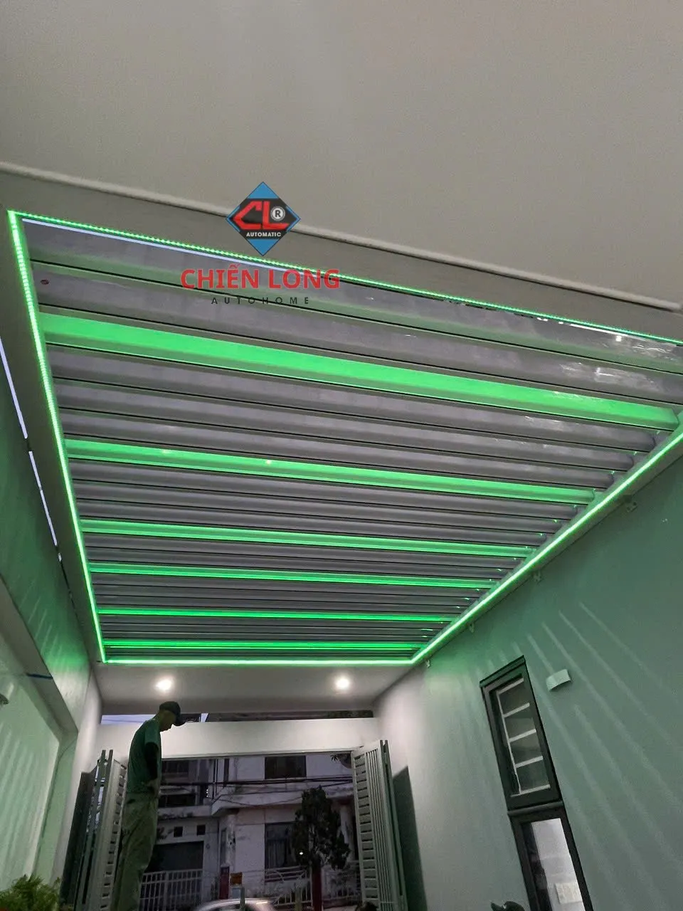 Mái nhôm xếp tự động