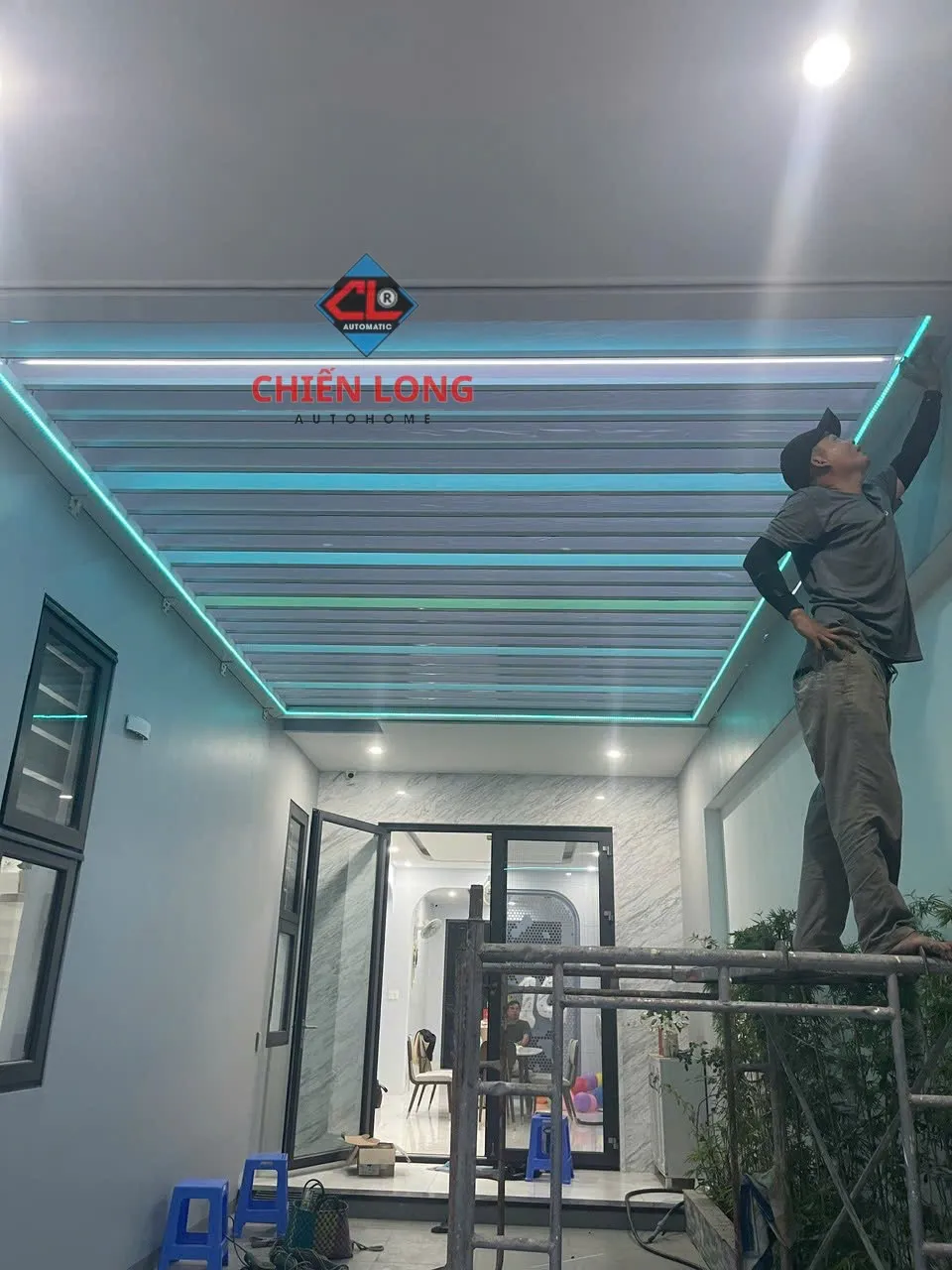 Mái nhôm xếp tự động