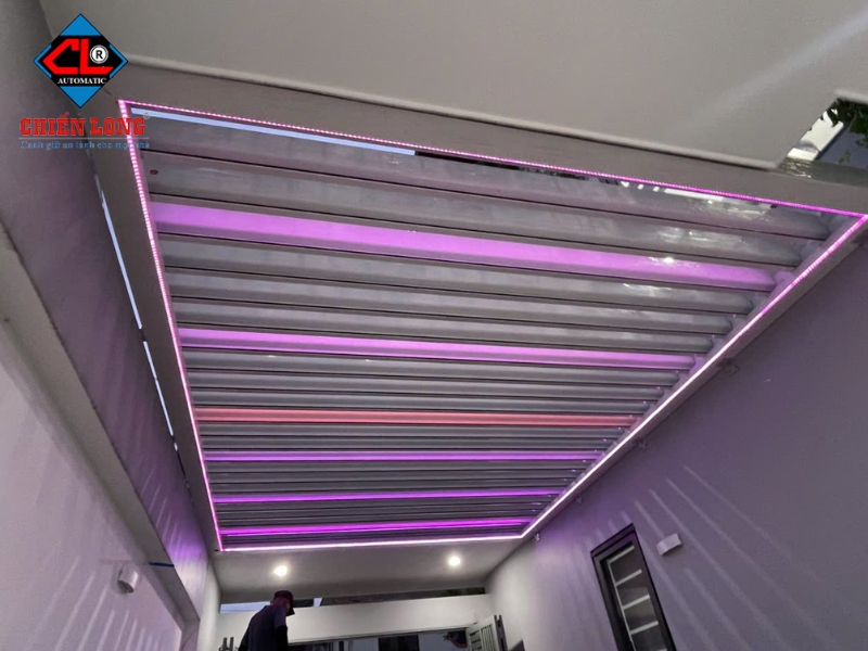 Lắp đặt mái nhôm xếp tự động