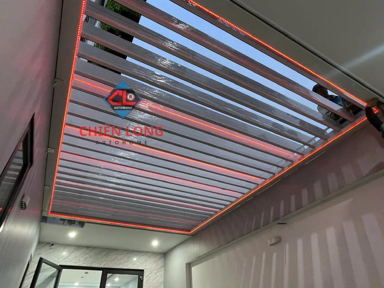 Mái nhôm xếp tự động