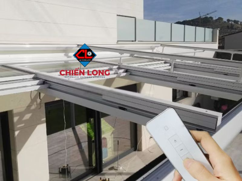 Ứng dụng của mái xếp poly tự động trong các công trình