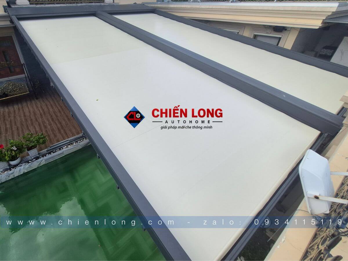 Mặt trên mái xếp vải bạt PVC khi đóng hoàn toàn