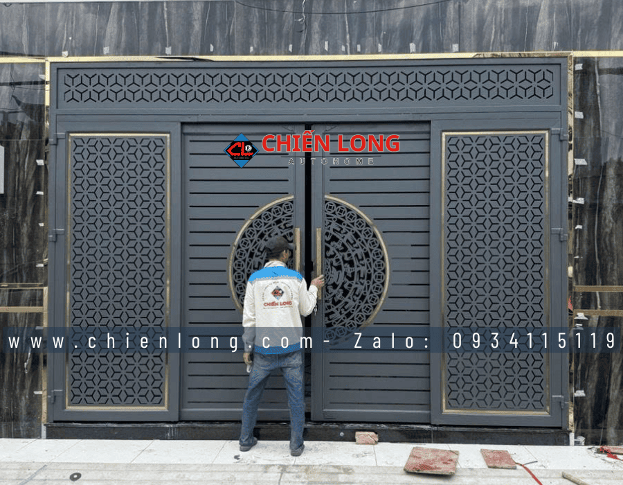 Mẫu cổng sắt 4 cánh CNC cao cấp