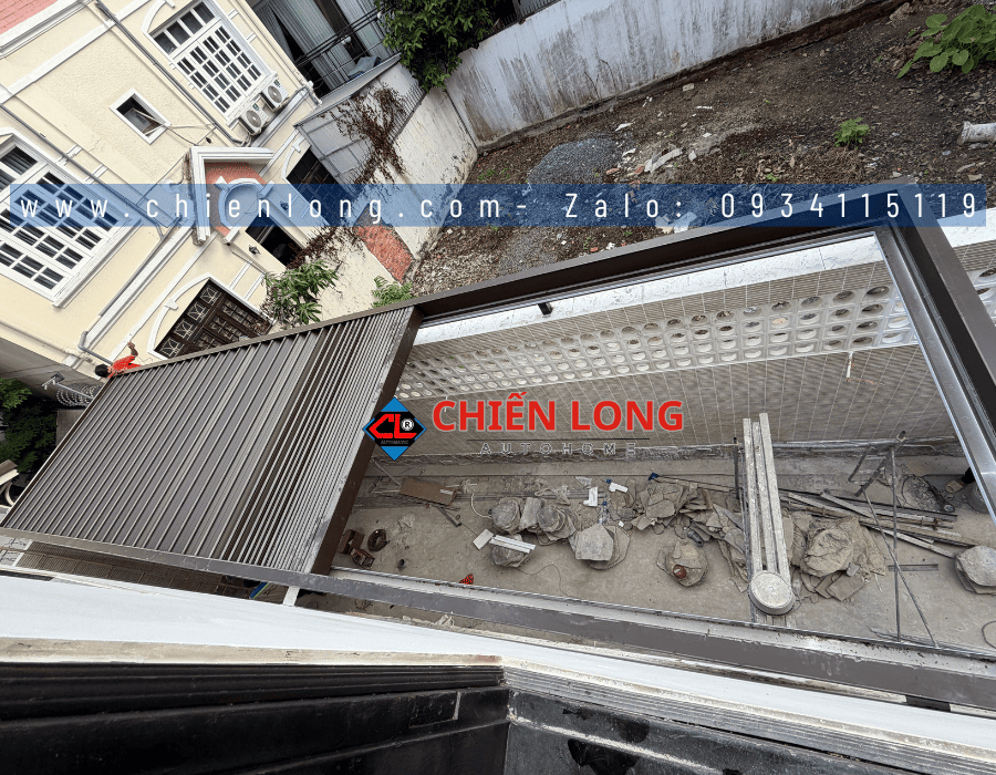 Motor và ray mái nhôm xếp trượt tự động vận hành êm ái