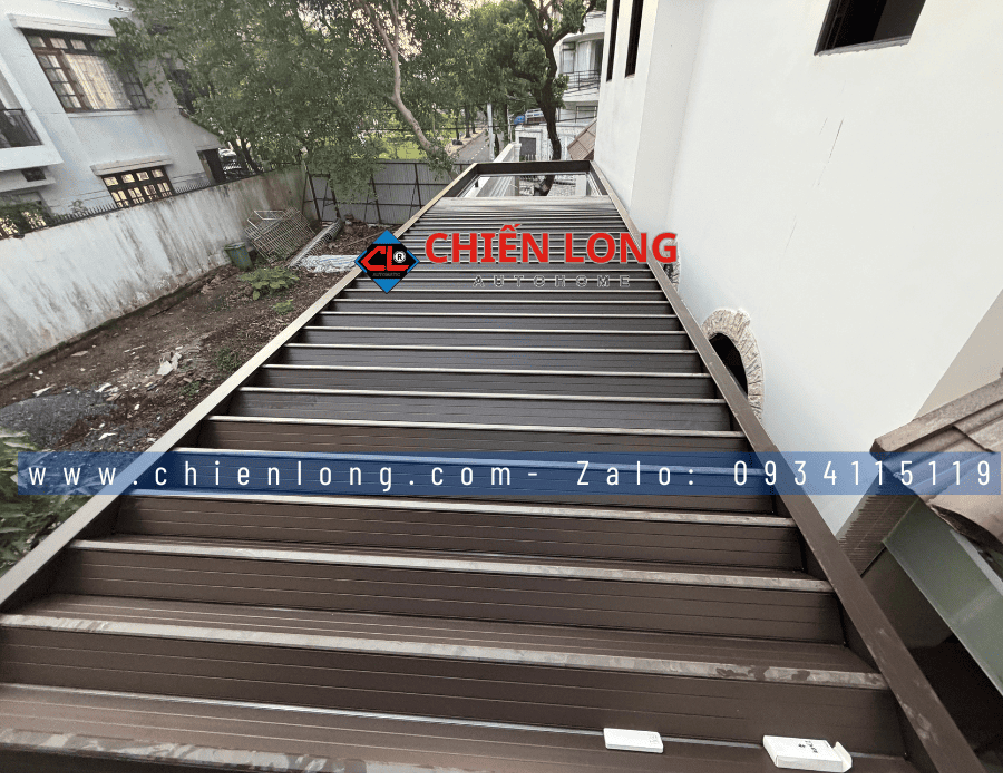 Thi công mái nhôm xếp trượt tự động 2.5m x 10m tại công trình thực tế