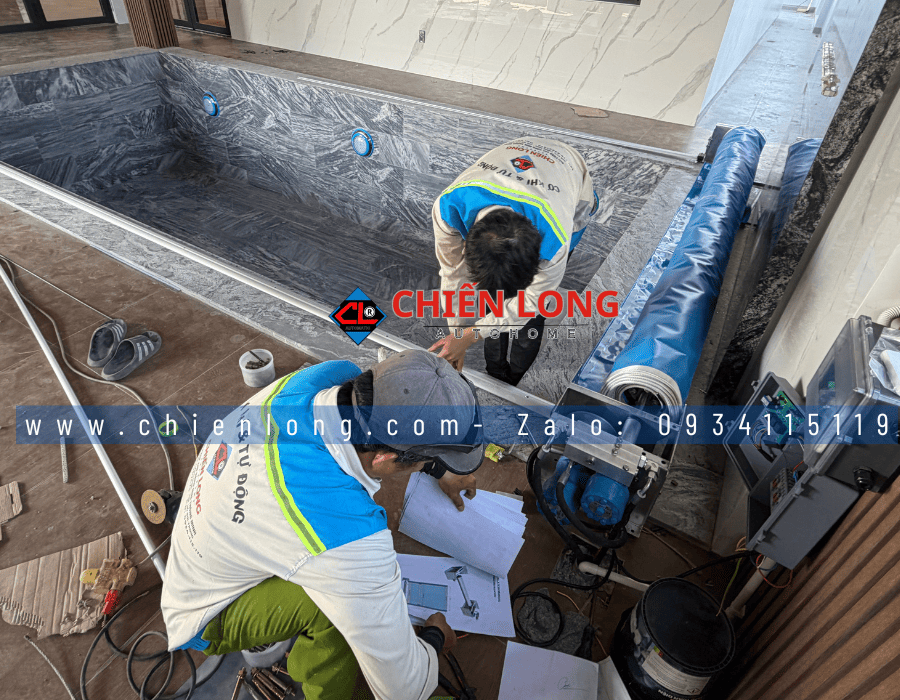 Thiết bị che hồ bơi động cơ thủy lực tự động bạt PVC nhập khẩu thi công thực tế