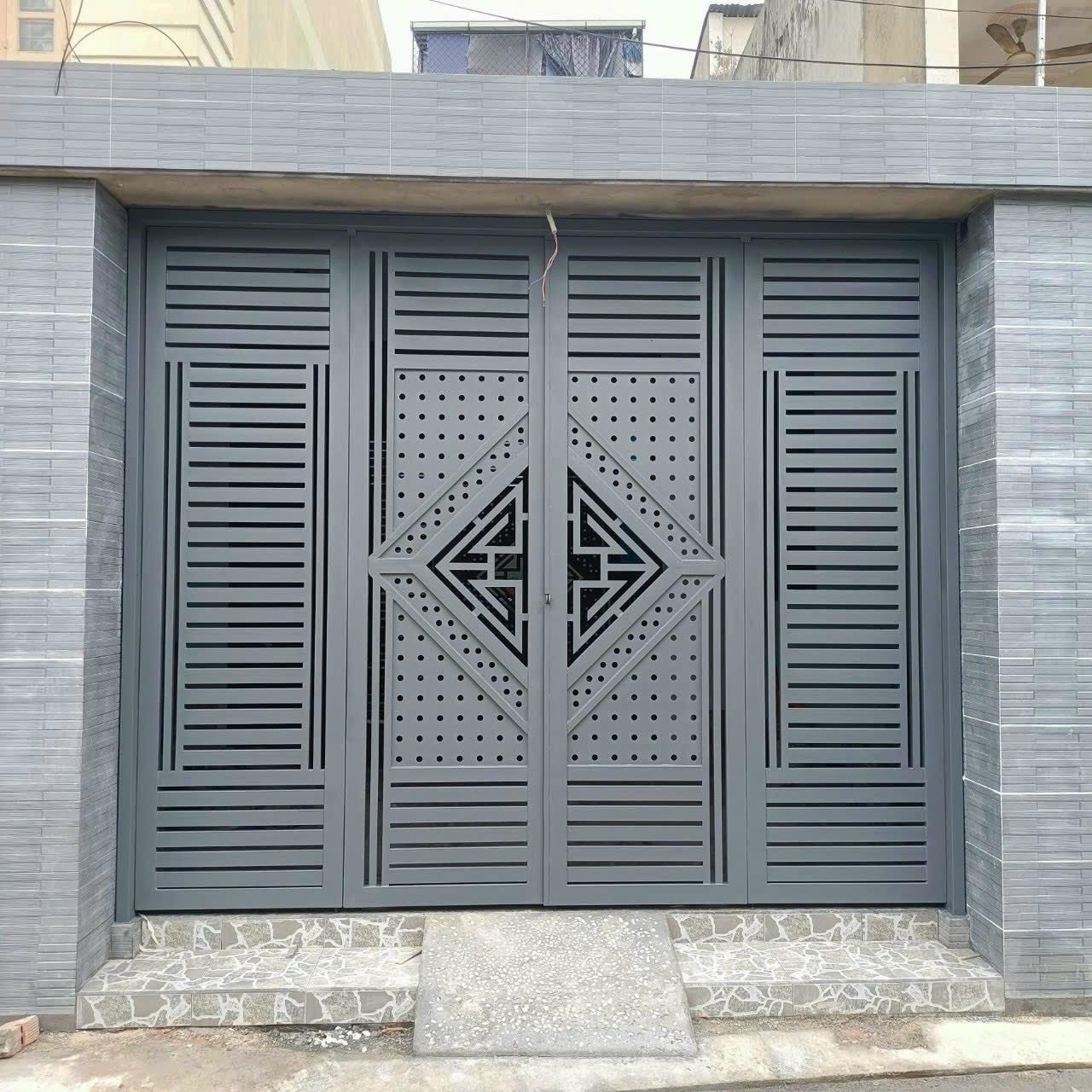 Kích thước cổng sắt 4 cánh theo phong thủy - 4 cánh cân bằng