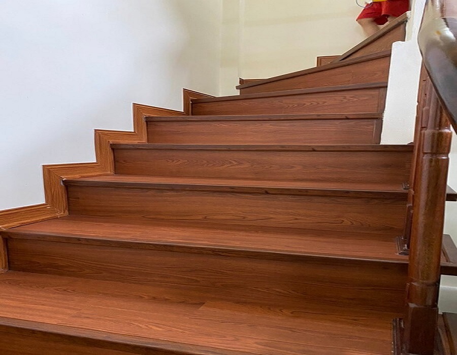 Tư Vấn và Báo Giá Cầu Thang Nhựa Giả Gỗ